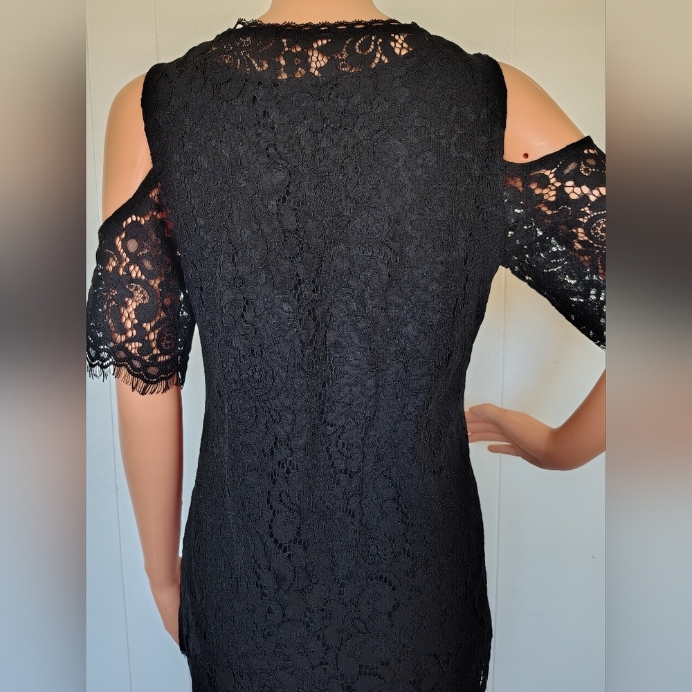 Isaac Mizrahi Black Lace Cold Shoulder Blouse Size XS - Picture 2 of 8